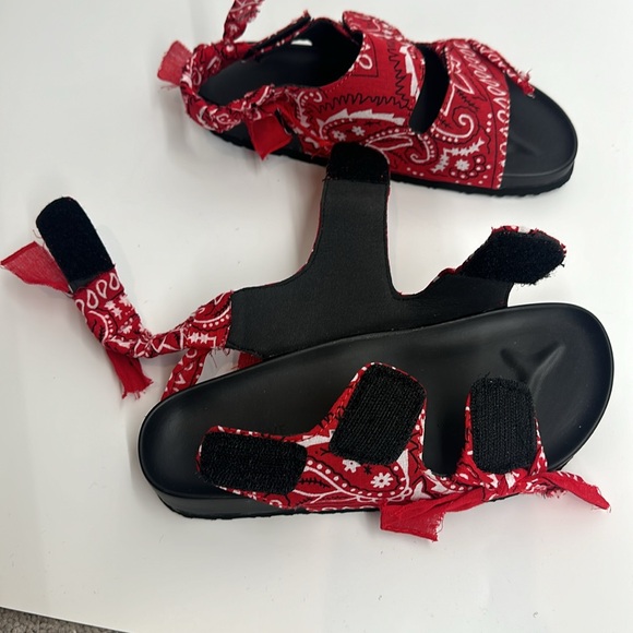 ARIZONA LOVE BANDANA PRINT SANDALS - Picture 11 of 12